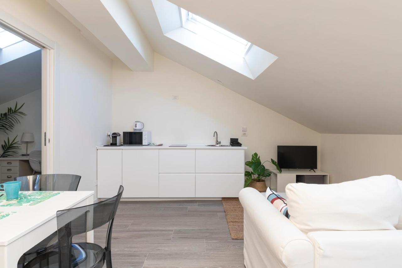 Splendida Mansarda A Pochi Passi Da M4 Argonne Apartment *