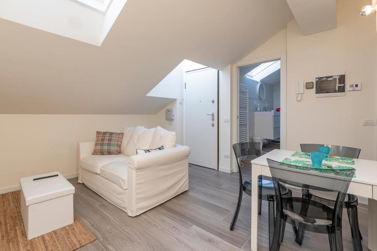 Apartment Splendida Mansarda A Pochi Passi Da M4 Argonne